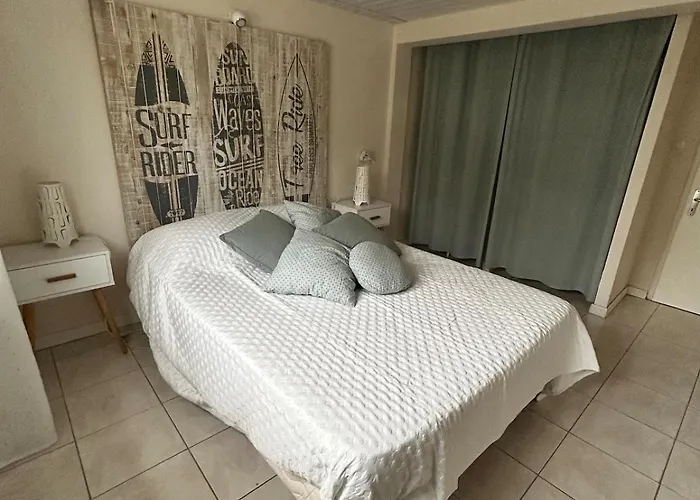 Chalet Grand Pour 6 à 8, Wifi Gruissan